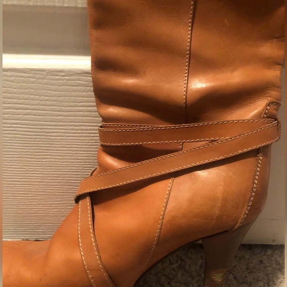 Authentic Dolce & Gabanna tan leather boots - Picture 3 of 7